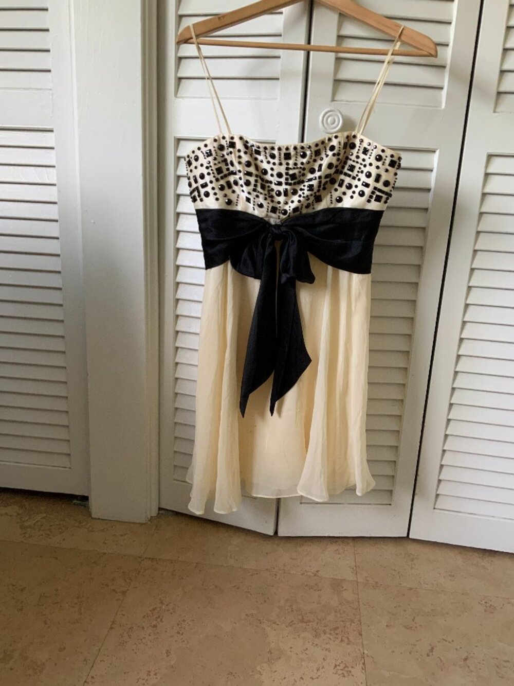 BCBG Max Azria Silk Chiffon Beaded Cocktail Dress Ivory Black Size 6